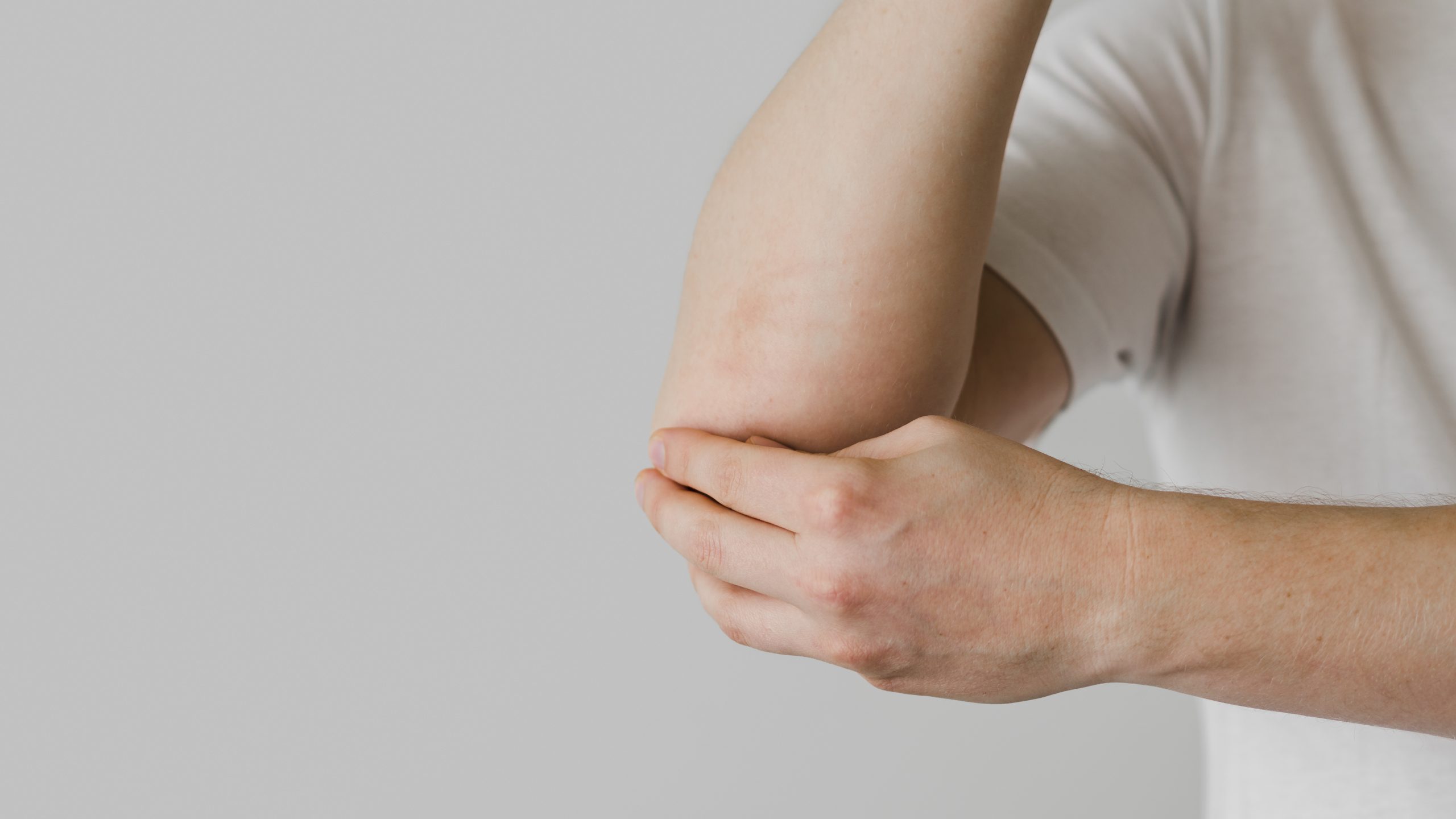 close-up-patient-elbow-issues